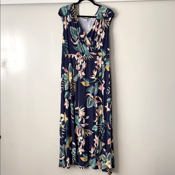 Old Navy Dresses & Skirts - OLD NAVY Tropical Maxi Dress